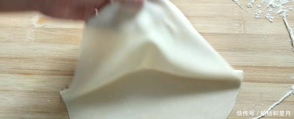 妈妈用了30年的单饼配方，柔软筋道，凉了不硬，配上炸豆角，香