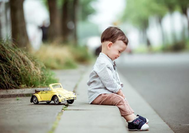 起名|爷爷给孩子起名“清风”,护士手误少写一笔,妈妈看了却连忙叫好