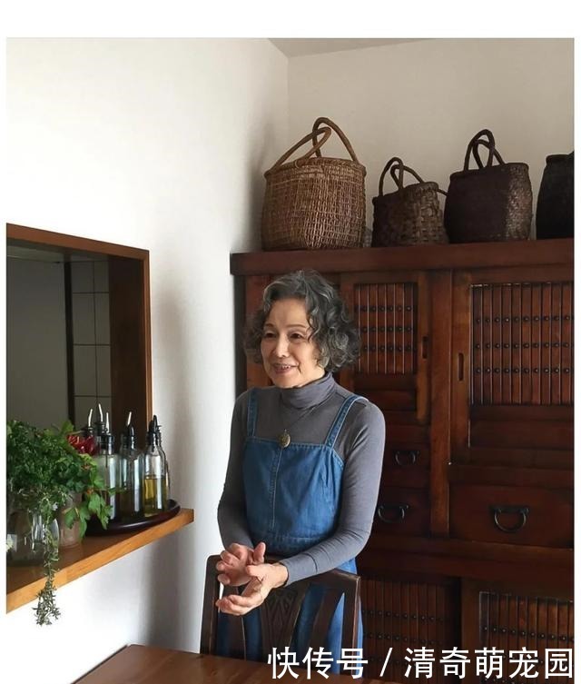 女人|60岁左右的女人,过年别再烫“大妈卷”!四款减龄发型,更好看