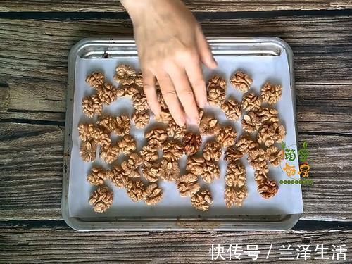 电饼铛|冬季试试这小吃,外皮酥香掉渣,内里多层料足,咬一口满嘴香