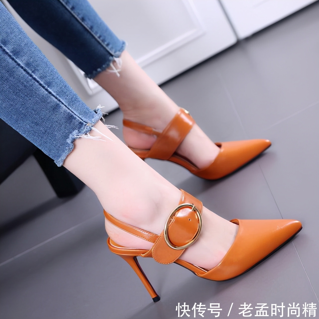 极简主义|有了这双高跟鞋,这个盛夏能不美吗?