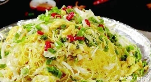 包菜别只顾着炒肉了,加上一点“它”,味道鲜美,孩子超爱吃