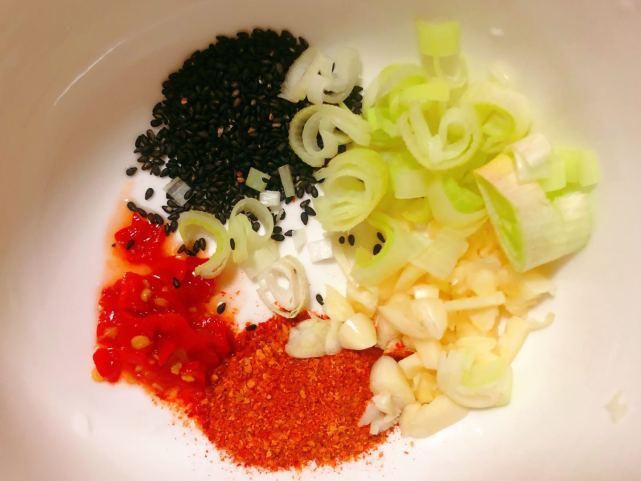  自制|在家自制酸辣粉，简单方便，安全放心无添加，味道不比外面差