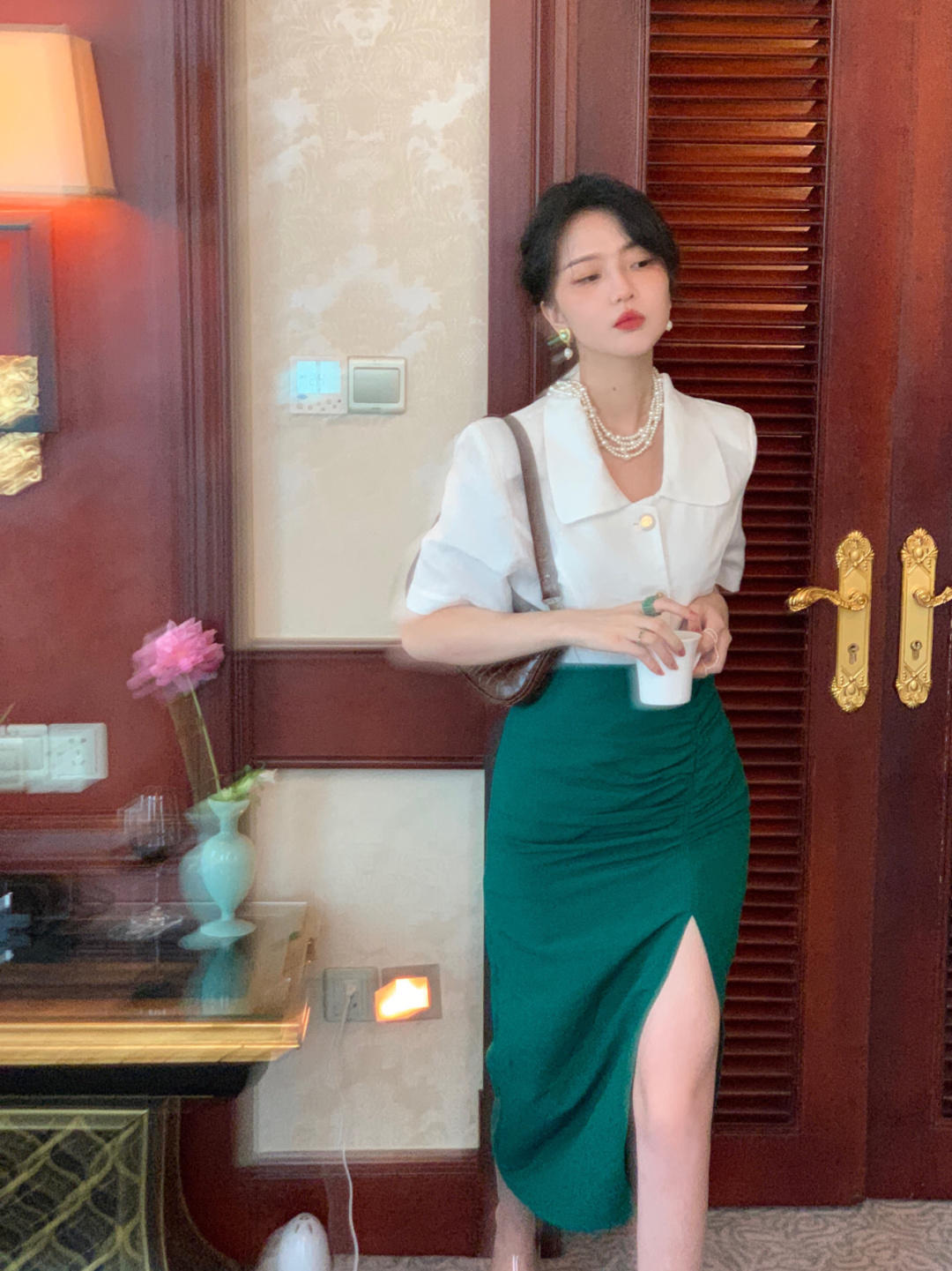 开叉裙|秋天穿搭指南!西装外套+牛仔裤,复古又时髦!