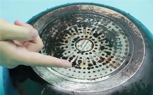 百洁布|原来清洗锅底黑垢这么简单,不用一滴水,轻轻一擦洁净如新,省事