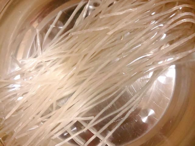  自制|在家自制酸辣粉，简单方便，安全放心无添加，味道不比外面差