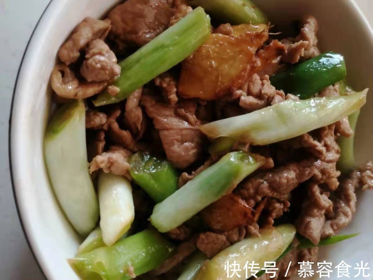 回锅肉|荤菜这么做,超级下饭还不油腻,你若不信,自己试试