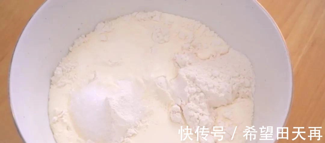 没有厨师机,没有高筋面粉,如何做出松软的面包!