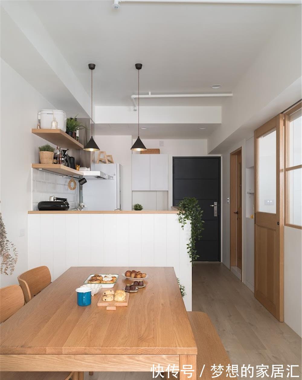 梳妆台|90后夫妻的1室1厅婚房:41㎡住下2个人3只猫,入住半年生活太惬意