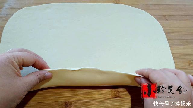 1碗面粉加半碗红豆，教你做红豆蜂蜜卷，松软香甜，全家人都爱吃