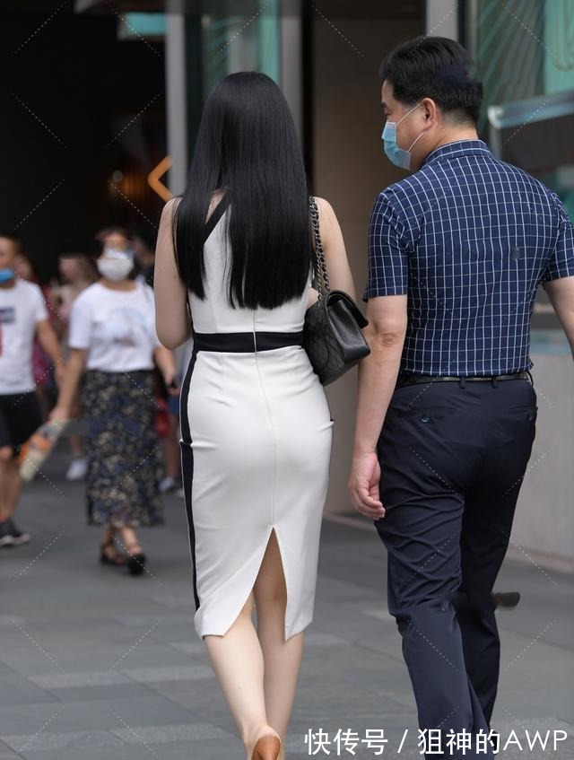 裙子 修身版型的过膝连衣裙,风格内敛雅致不沉闷,逛街约会都适用!