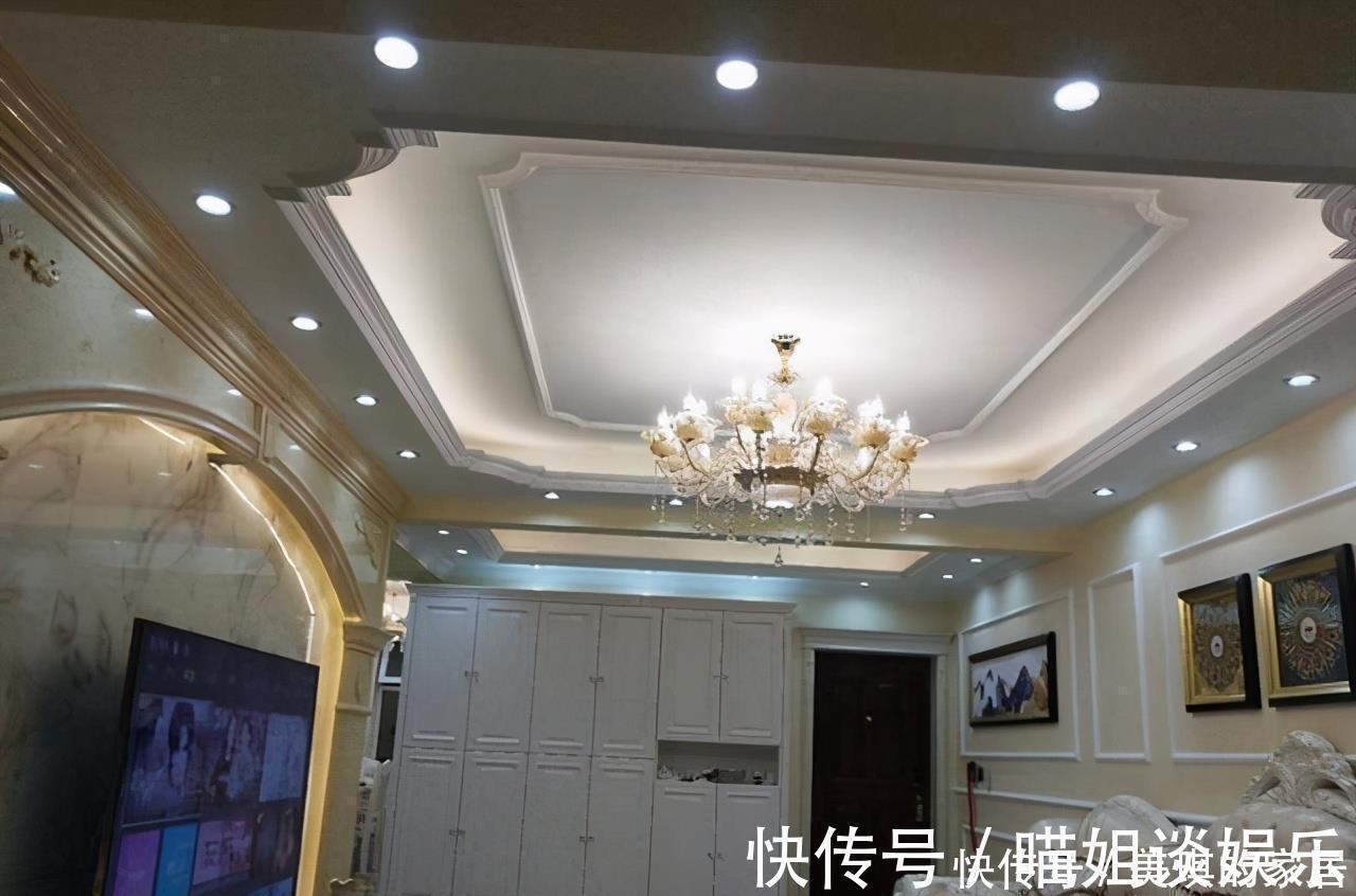 瓷砖|老公一手装修的新房,地砖真是一言难尽,客厅大柜子更是让人无语