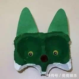 当妈妈“被迫”学会各种手工后,她就连蛋托都不放过了