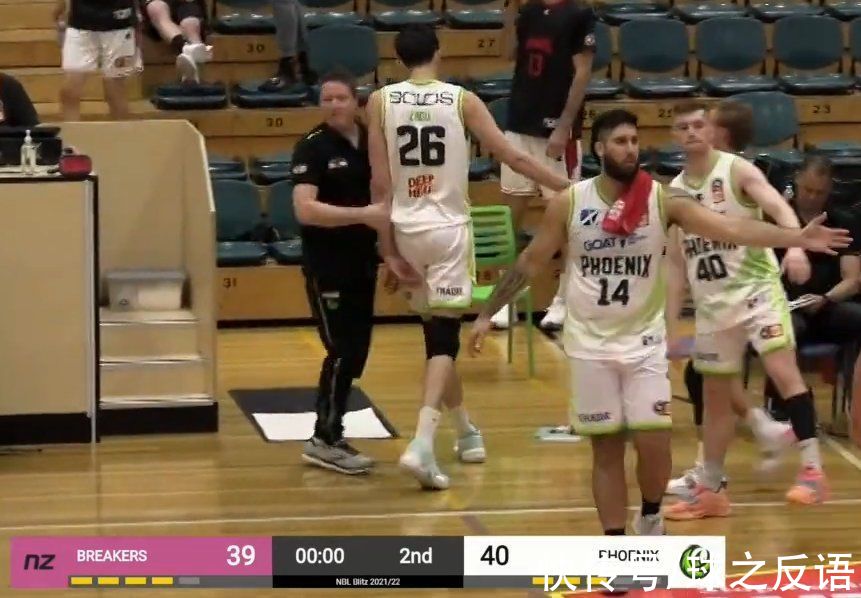 克里克|周琦10分9板2帽慘遭1秒神仙球絕殺！最后時刻吃T，被1米9后衛(wèi)隔扣