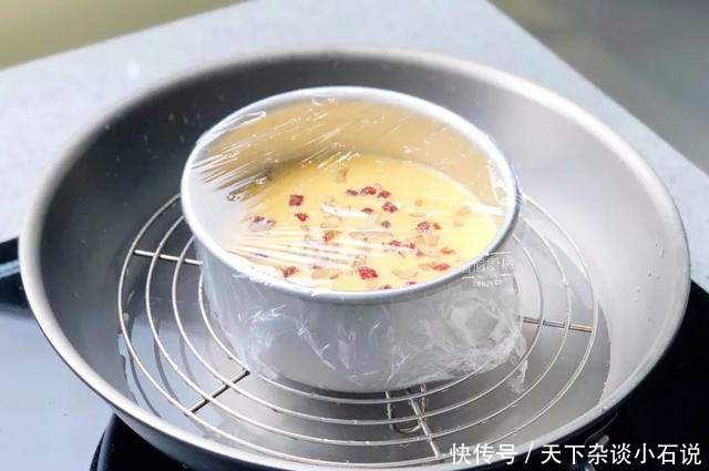 搅一搅,蒸一蒸,不用打发不用烤,火遍全网的懒人蛋糕就这么简单!