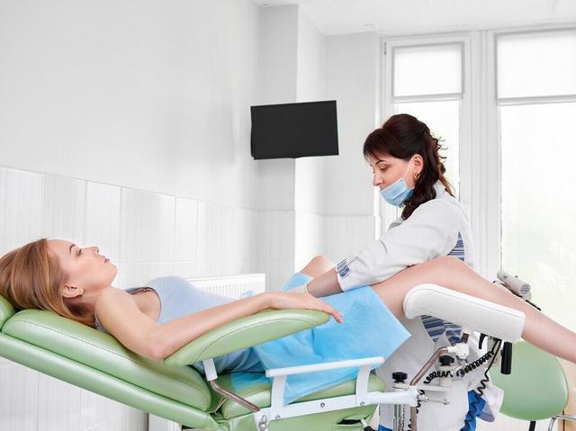 医生|33岁全职妈妈多处长疙瘩，查出宫颈癌，医生3个异象别忽视