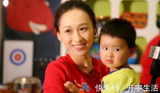 毛毯|孩子幼儿园毛毯被偷,宝妈在单元楼口立牌,没一句脏话却句句扎心