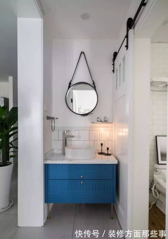 二居室|88平大风二居室,大面积留白+皇家蓝让整个空间简单且不失精致