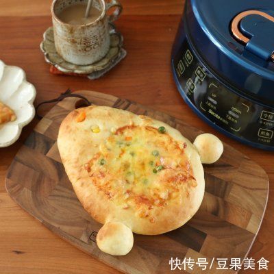 玉米豆|你和幸福就差这一份电饼铛版本，可爱萌萌的小鸡披萨
