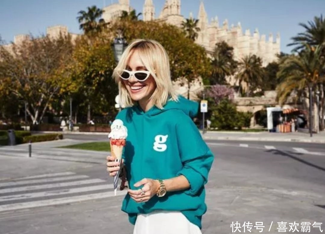 卫衣+半裙=早春最火混搭套路,时髦又有女人味!!