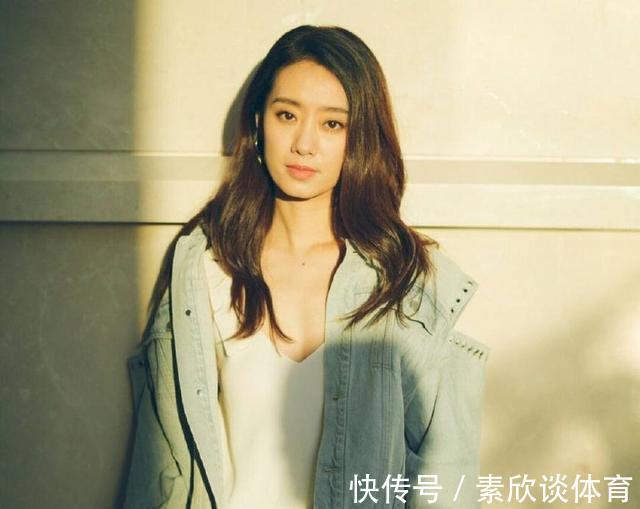 张小斐|头发中隐藏的秘密：女人越聪明，越喜欢用这3种发型掩饰自己