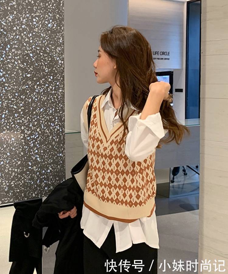 小马甲|超火马甲叠穿搭配,打造穿衣层次感,时尚又青春