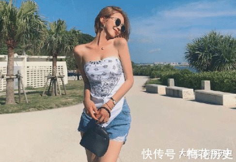 街拍|街拍小姐姐穿休闲套装,感觉穿出了与别人不一样的味道!