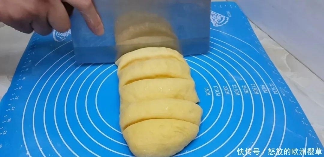 好吃|面包这样做才好吃,加4个鸡蛋,比蛋糕简单好吃,没烤箱也能成功