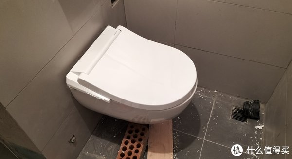 装修|小卫生间终极解决方案，将水箱装进墙里——吉博力智能马桶从购买、安装到使用体验