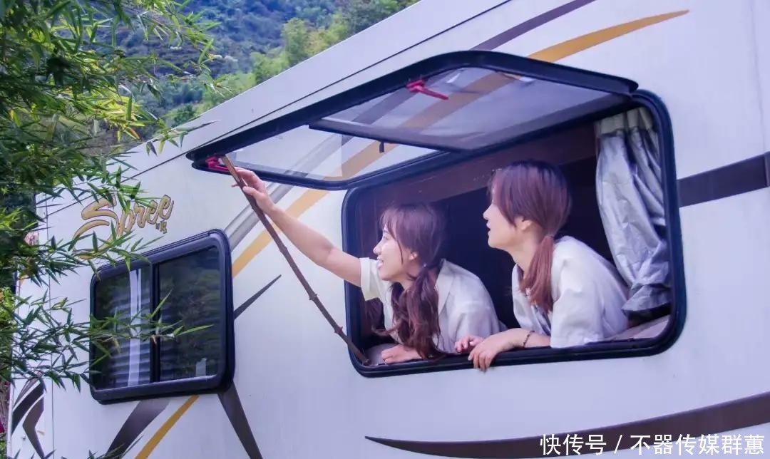 老年|徐凫岩步云谷，这个悬崖边上的房车营地，只需要自驾1小时