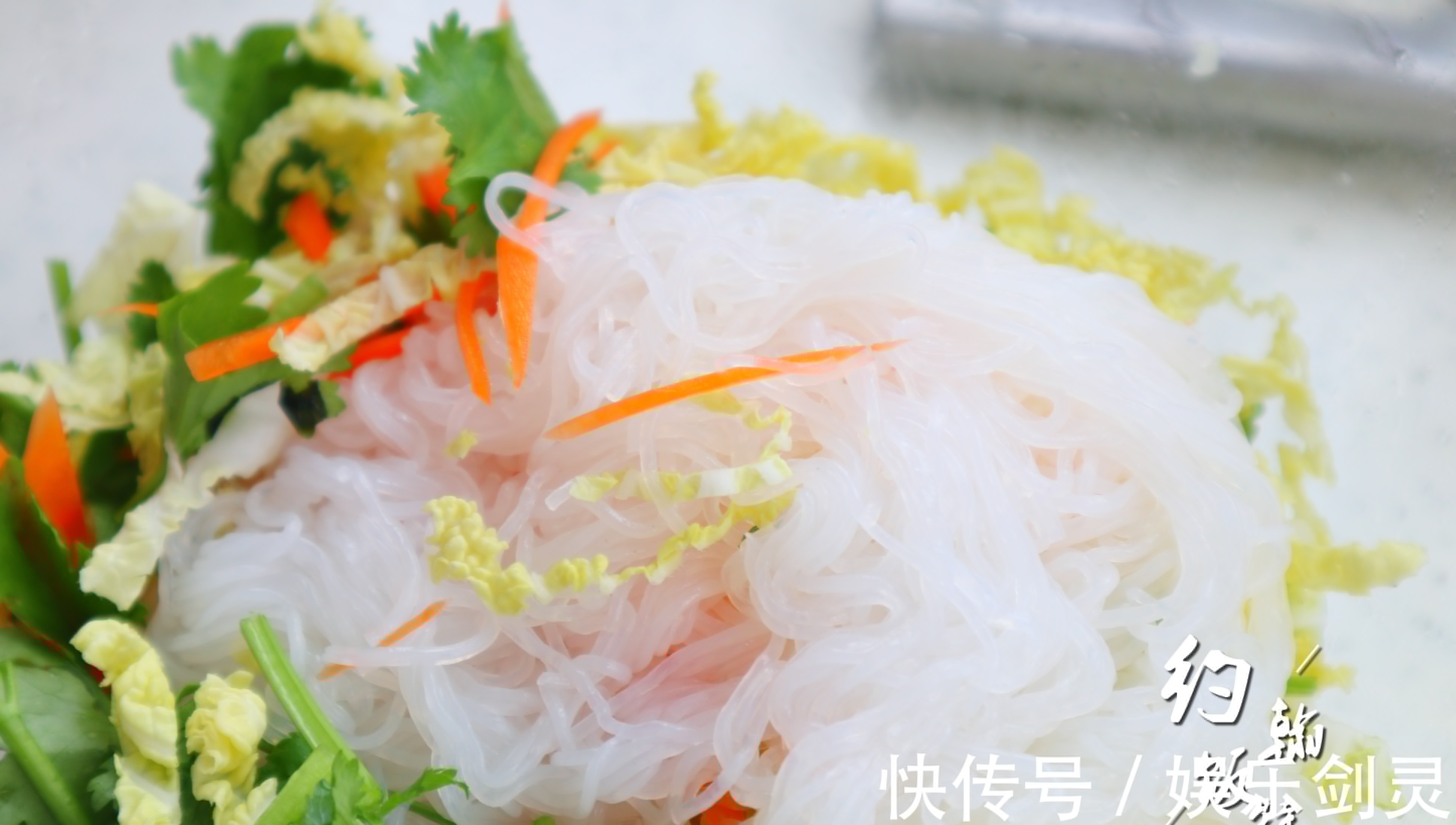 白菜|叶酸含量是大白菜的10倍，口感脆甜爽口，和粉丝一起拌着吃，真香