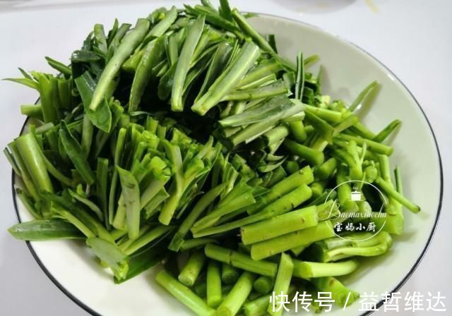 干辣椒|此菜晚餐吃好,被称为“菜中牛奶”,补钙不长肉,夏天吃还下火