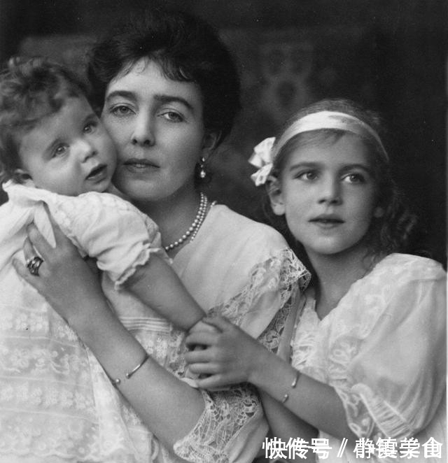 玛格丽特 丹麦皇室首饰光彩夺目而奢华,唯有一款手镯虽普通,却是流传百年