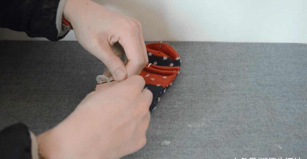 原来袜子上的挂钩还有这个妙用, 看到的人没有一个不夸好的