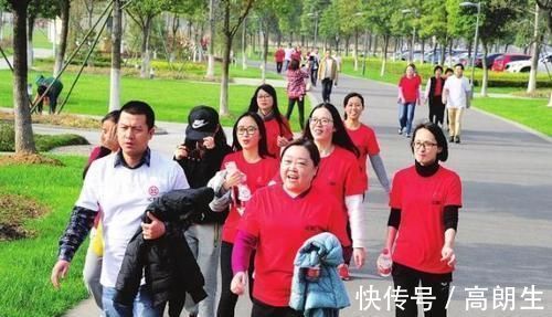 踝关节|每天万步更健康，大夫：走步太多太少都不好，在范围内不伤关节