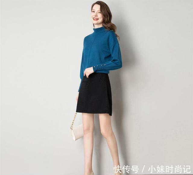 气质高雅|无意间发现,今年超流行“宝蓝色毛衣”搭短裙,气质高雅,显洋气