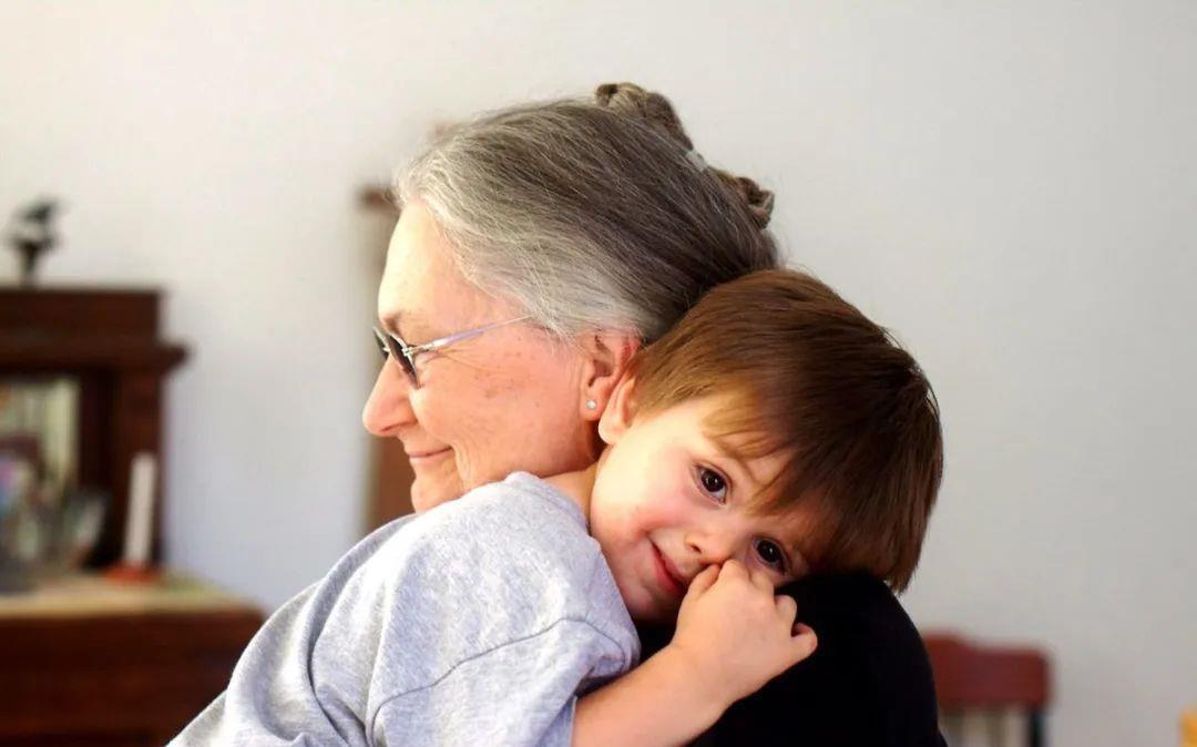 打招呼|为什么你家孩子害羞、胆怯、不自信,别人家孩子阳光大方又开朗?