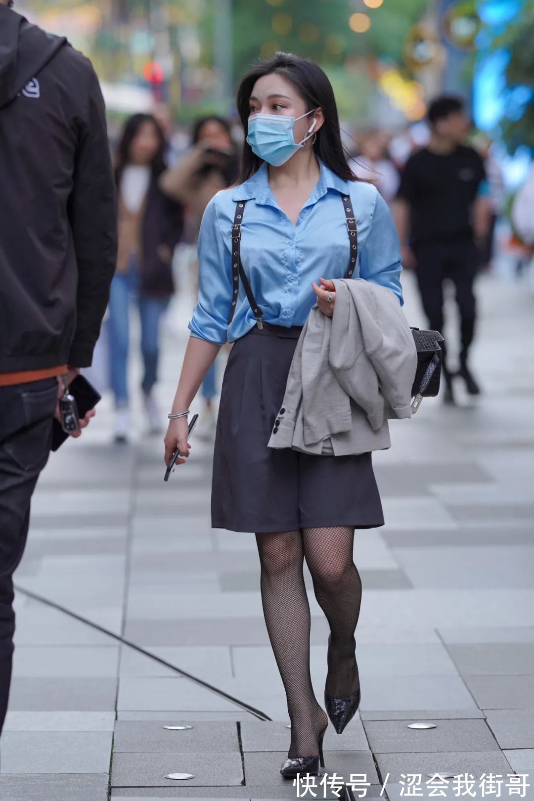 时尚 穿蓝衣的时尚女生