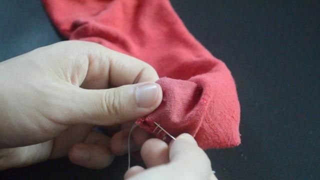 袜子破洞了不要扔，学会这个小技巧，旧袜子变得像新的，都学学吧