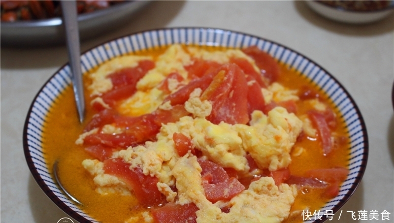 亲戚|小长假约亲戚在家聚餐,我下厨做了六菜一汤,花钱不多都吃撑