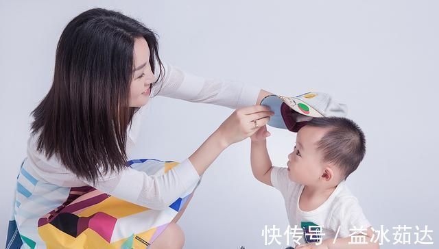 女儿|女儿结婚,却被亲妈抢了风头,网友这丈母娘是什么神仙颜值