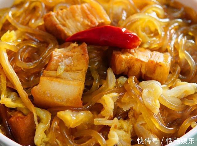 东北人过年都不忘吃的一道菜,鲜香四溢,全家人吃的汤汁都不剩