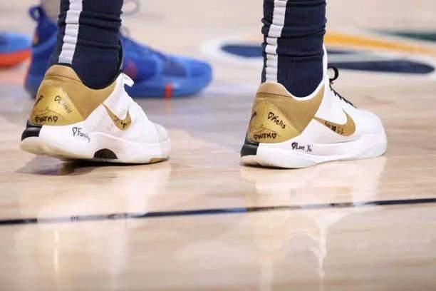 NBA球员上脚：库里8代定制版，恩比德球鞋缅怀科比