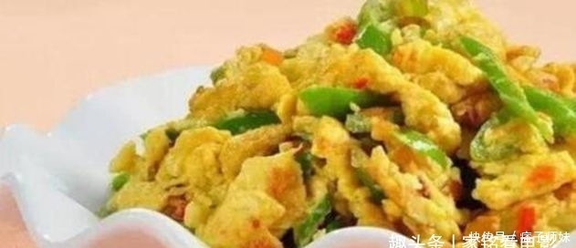 干辣椒|美食推荐:青椒炒鸡蛋、马蹄片炒肉、鸡公煲、姜葱爆鲜鱿的做法