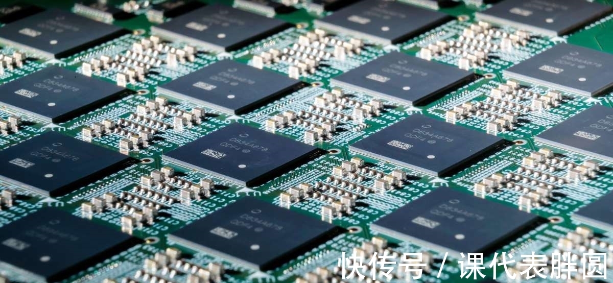 7nm|IBM推出全球首颗2nm芯片,性能提升45%,7nm芯片或许无法充当王者