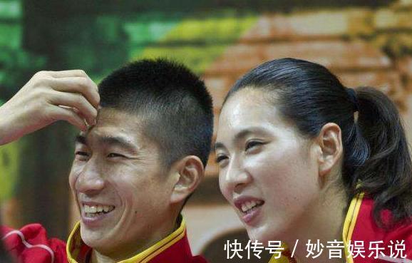 运动员|体坛史上第一对奥运会金牌情侣,女方身材傲人,夫妻相让人羡慕