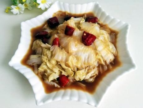 醋溜白菜|醋溜白菜时，放醋的时间很关键，做对了，白菜脆爽更酸香，还解腻