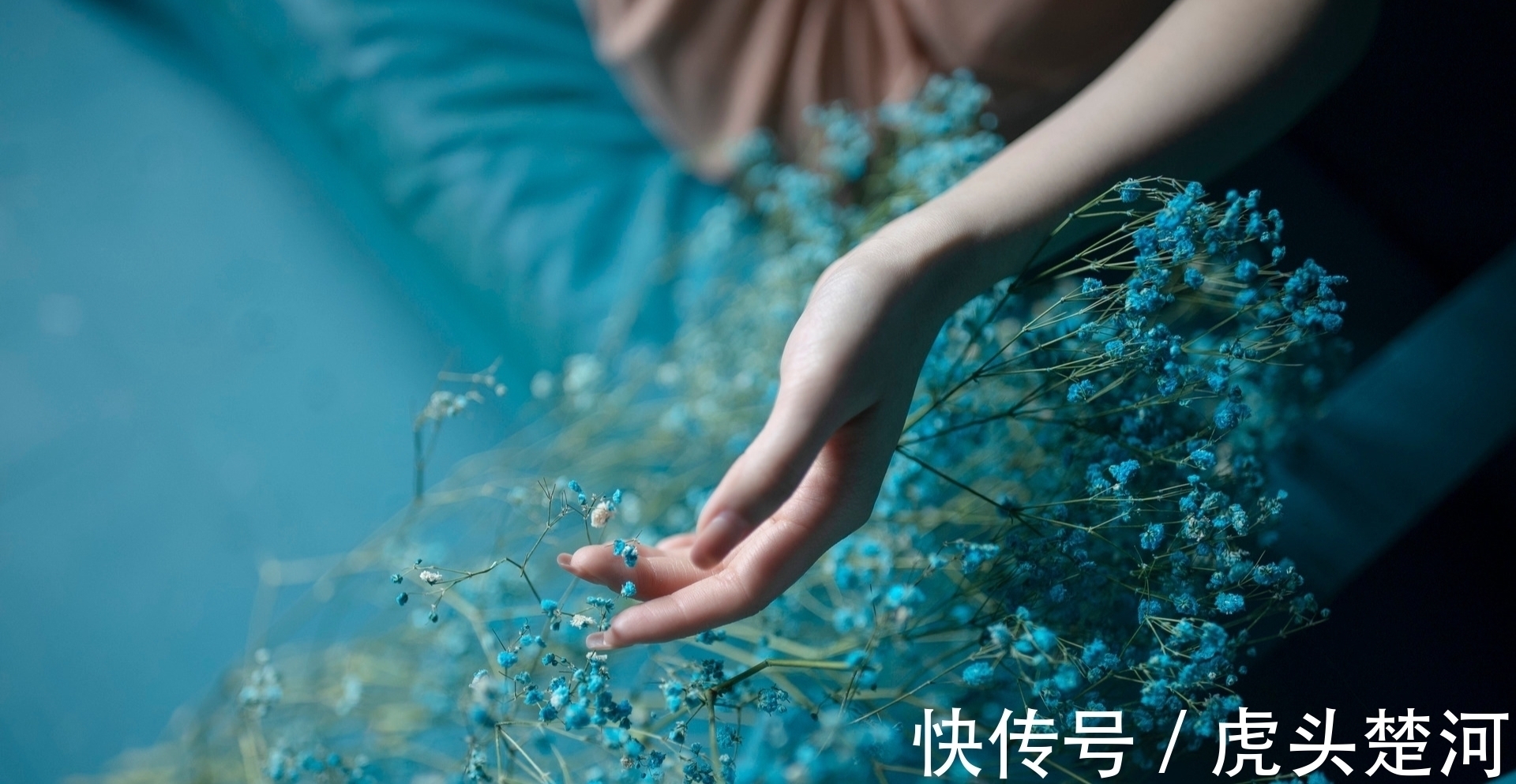 云湿&原创对联·十一副丨多少飘零如旧我,二三邂逅似初年