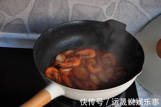 糯米|年糕加虾,简单易做,亦菜亦饭,糯米控喜欢,味道鲜香还易饱肚