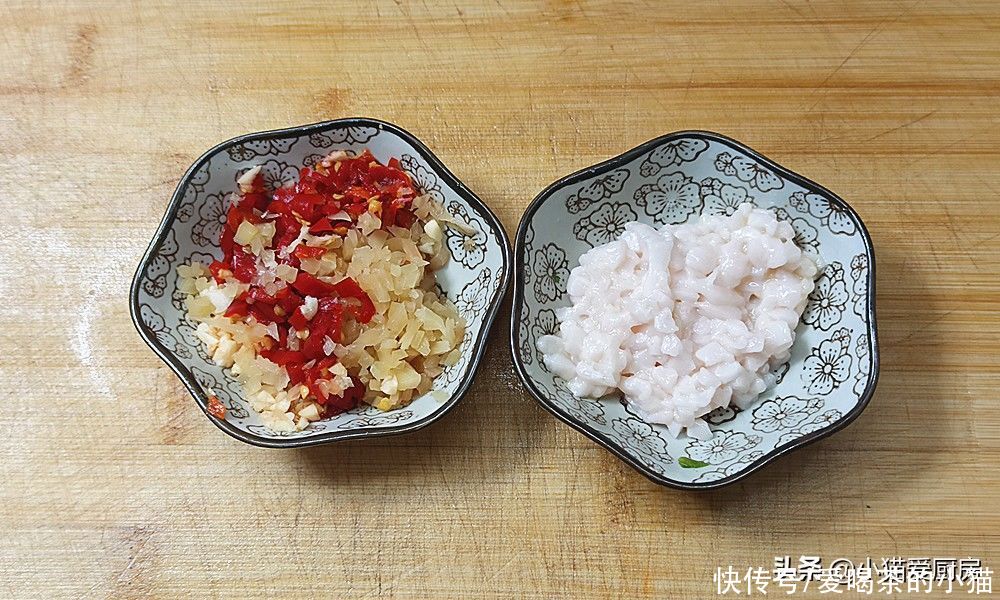 肉末|教你“肉末豆角”这么做，成菜酸甜微辣，用它来下饭相当的过瘾